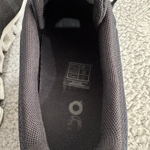 On Cloud Running Shoes Womens Size 9.5 Black White Athletic Gym Sneakers Swiss - Picture 7 of 10